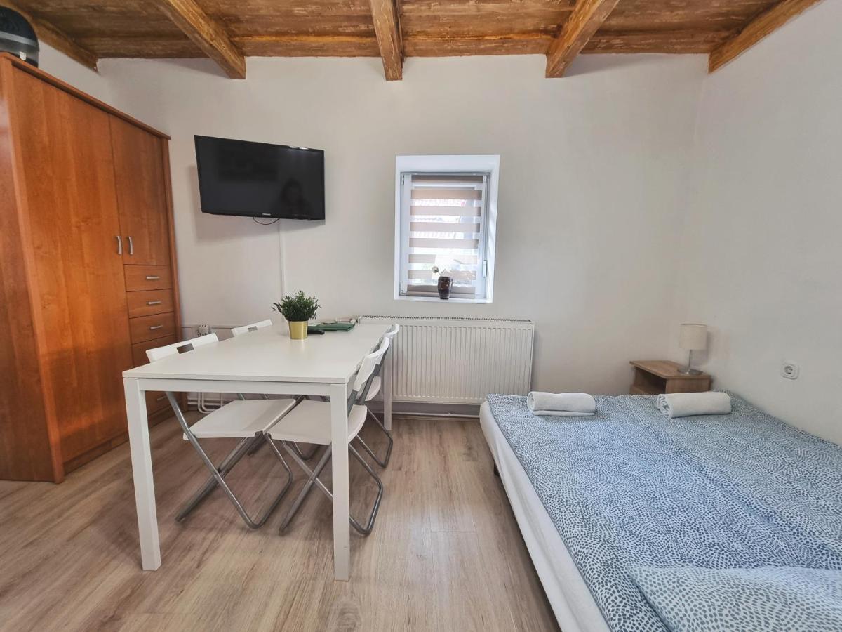 GyöngyösGyongy Apartmanhazakアパートメント エクステリア 写真